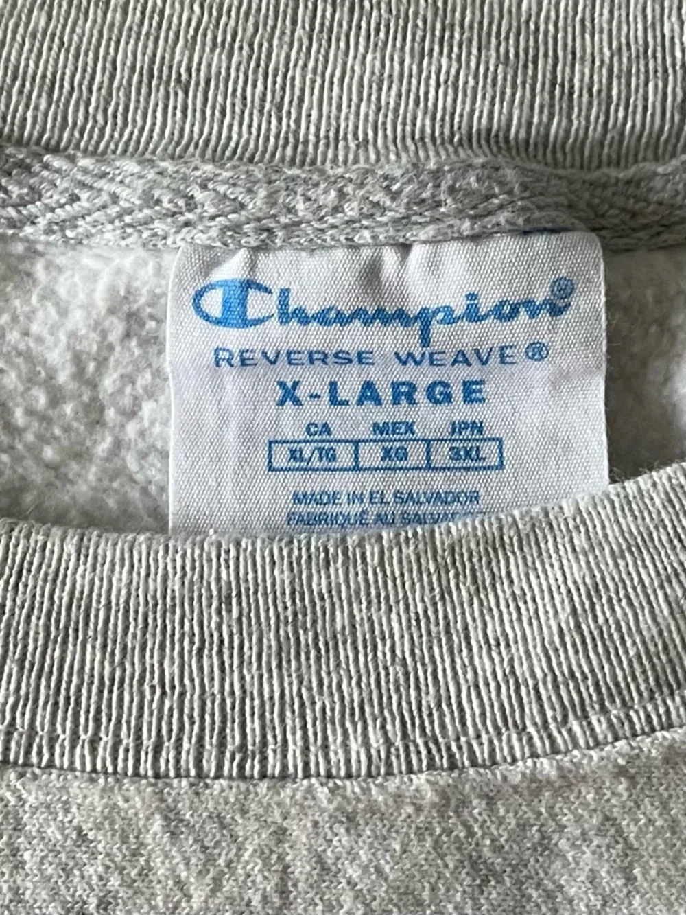 Champion Dickinson Reverse Weave Crewneck Sweatshirt Gray with Red Applique XL - Picture 3 of 5